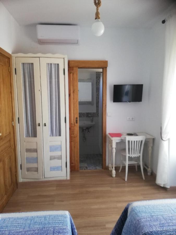 Hostal El Lugar De La Mancha Argamasilla de Alba Екстериор снимка
