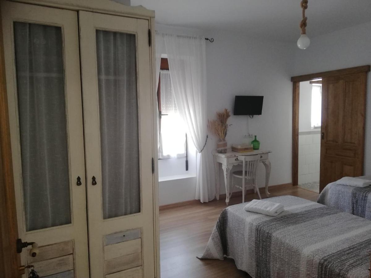 Hostal El Lugar De La Mancha Argamasilla de Alba Екстериор снимка