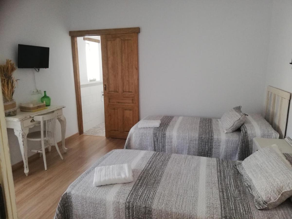 Hostal El Lugar De La Mancha Argamasilla de Alba Екстериор снимка