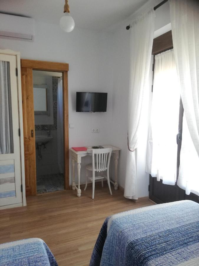 Hostal El Lugar De La Mancha Argamasilla de Alba Екстериор снимка