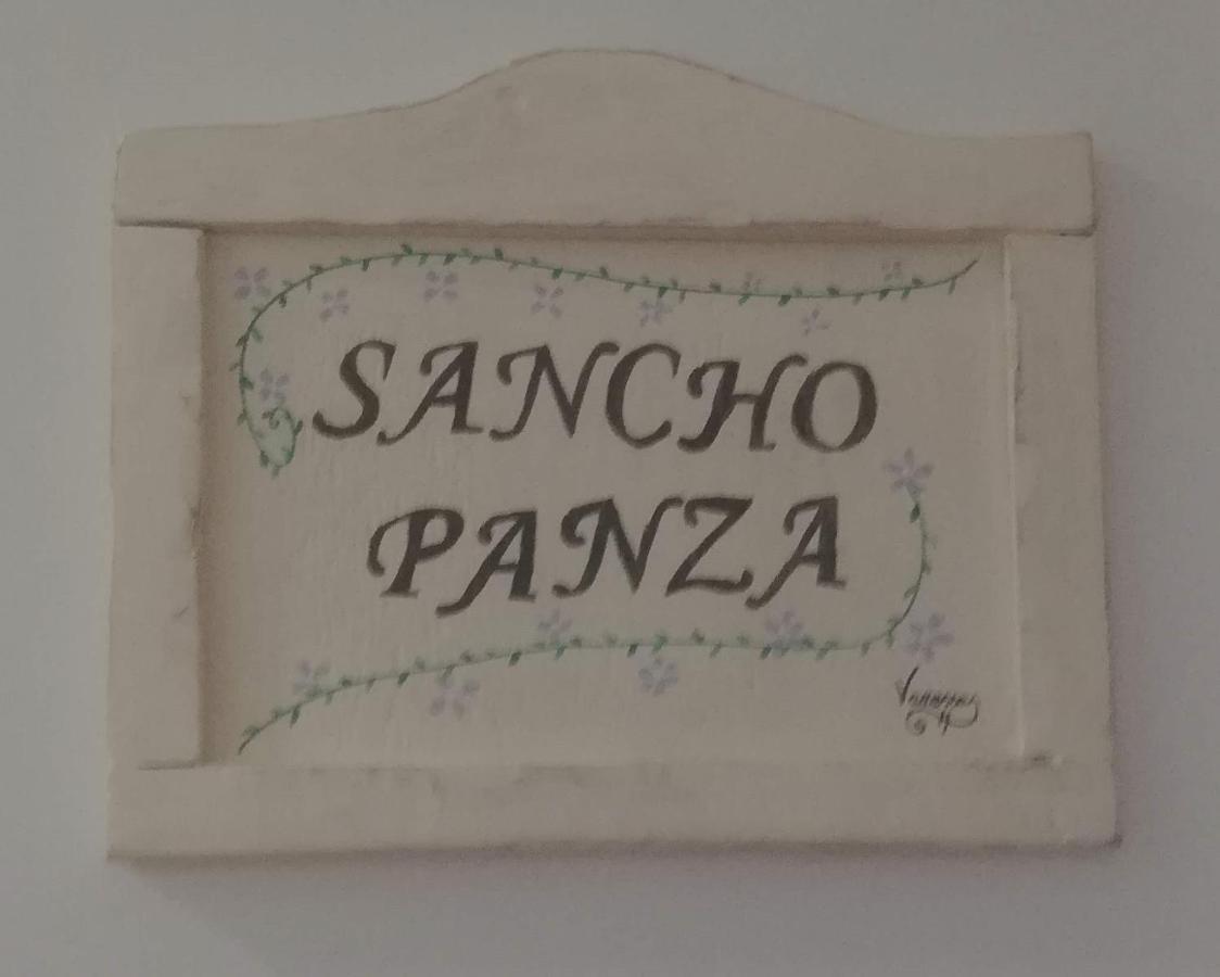 Hostal El Lugar De La Mancha Argamasilla de Alba Екстериор снимка